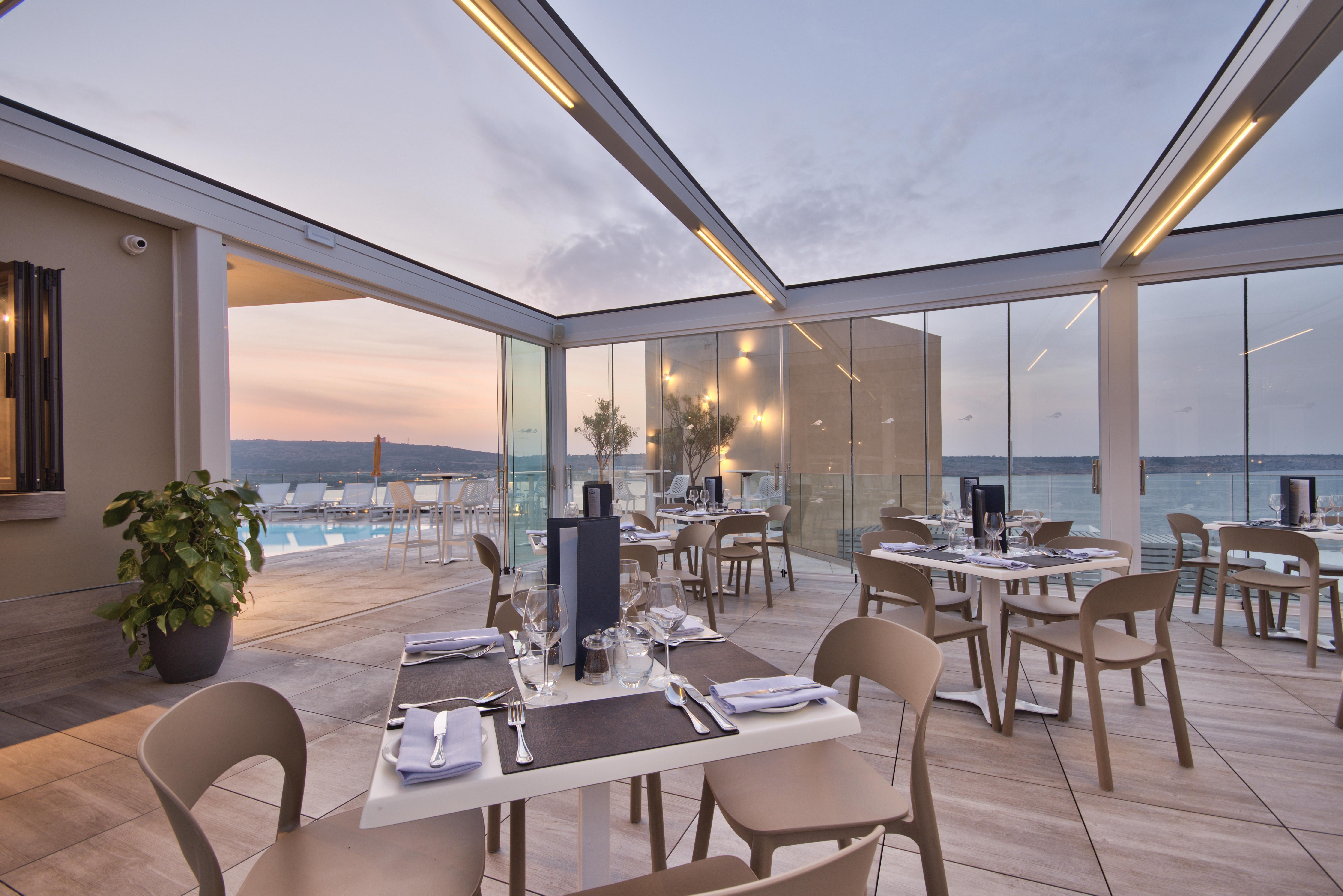 Luna Complex 3*
