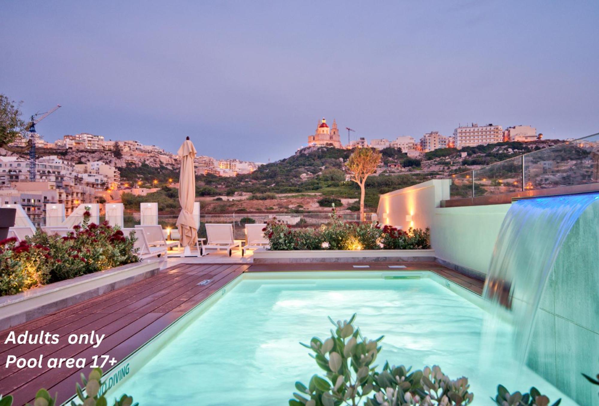 Luna Complex Apartahotel 3*